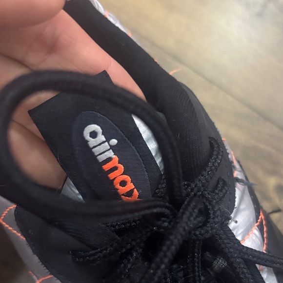 Silver and Black Quilted Sneakers nike airmax - Picture 3 of 5